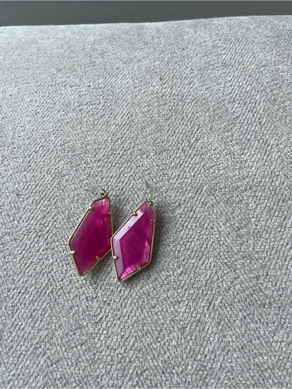 Kendra Scott Pink Geometric Drop Earrings - Gold Frame